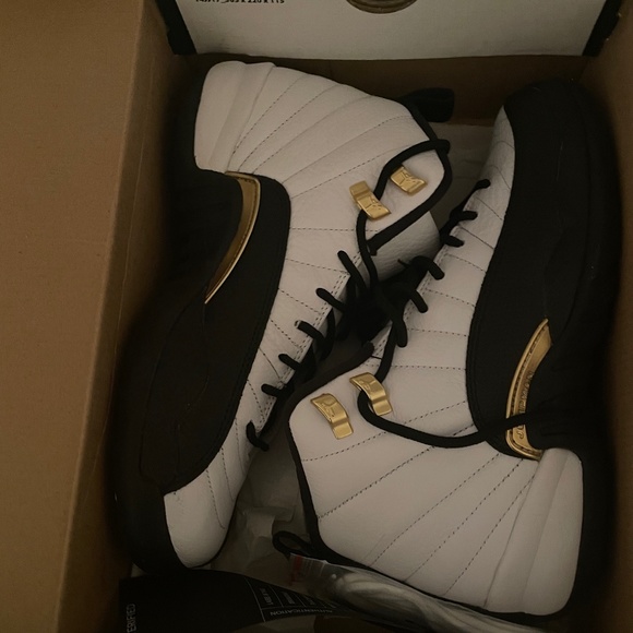 Jordan 12 Taxis
